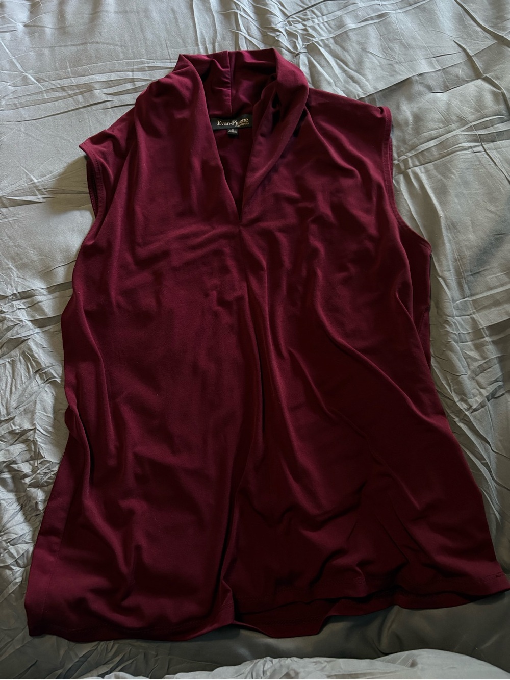 Evan Picone Women's Medium Sleeveless V-Neck Blouse - Burgundy